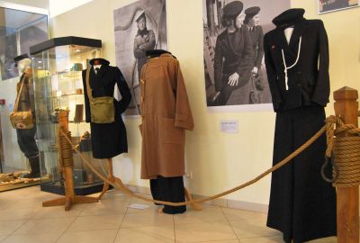 Vue de l’exposition « Seconde Guerre mondiale : des femmes sous l’uniforme »